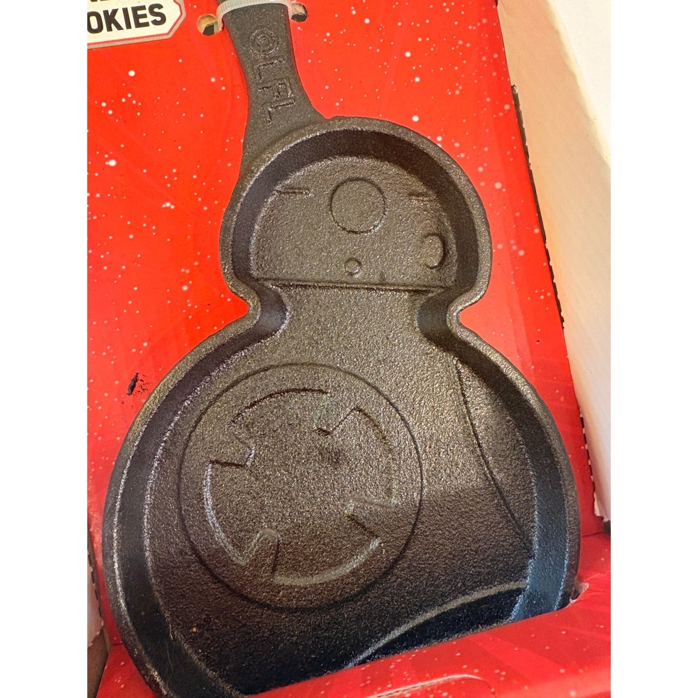 Star Wars BB-8 Holiday Baking Skillet Cast Iron Disney Galerie New In Box - Picture 3 of 3